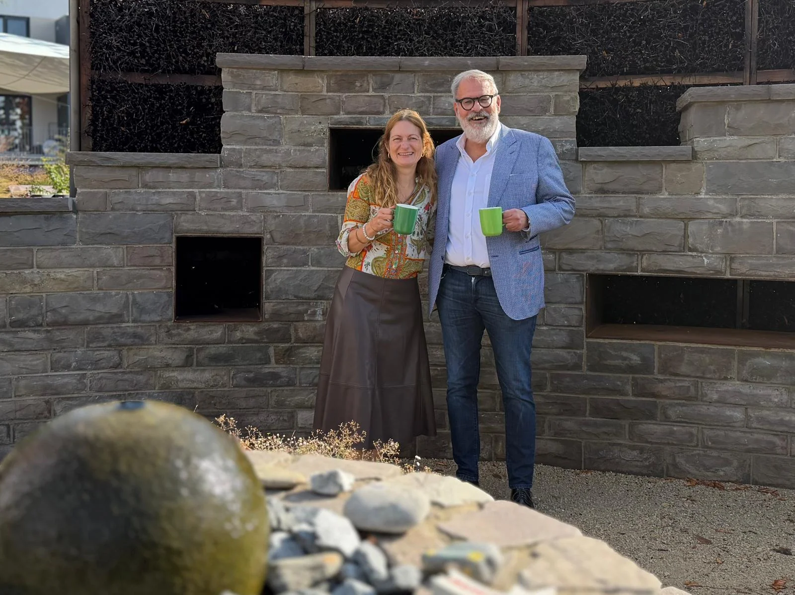 Stefan Schreiter und Frau Haas, Leiterin von Bärenherz, beim Besuch am 2. Oktober 2026